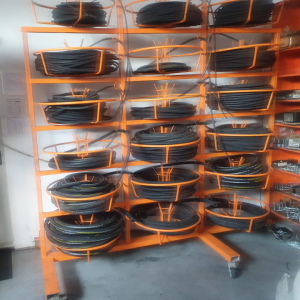 Raft suport pentru furtunuri hidraulice